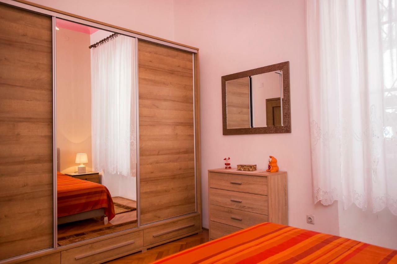 emanuel apartman Pula Exterior foto