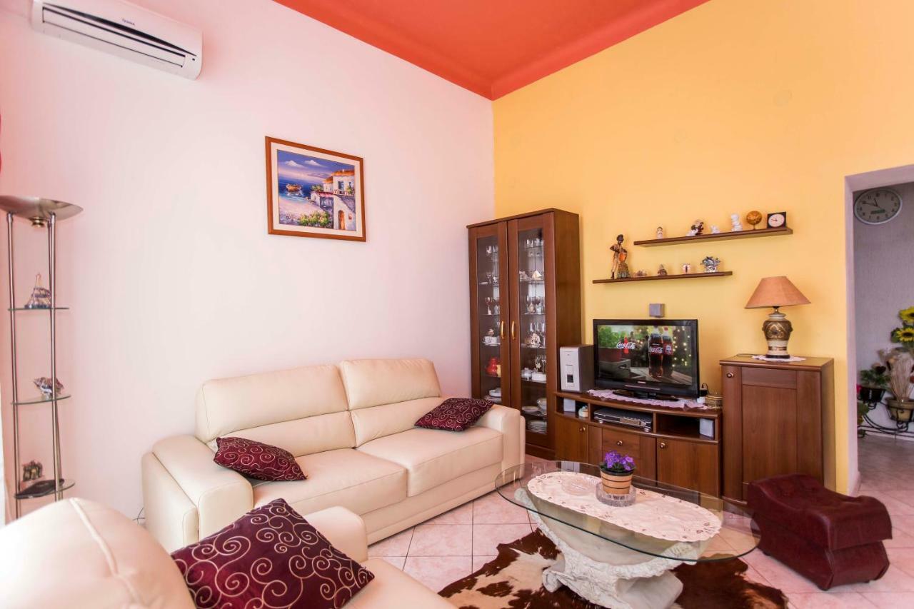 emanuel apartman Pula Exterior foto