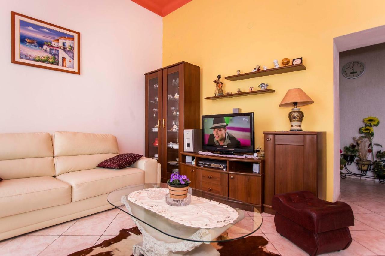 emanuel apartman Pula Exterior foto