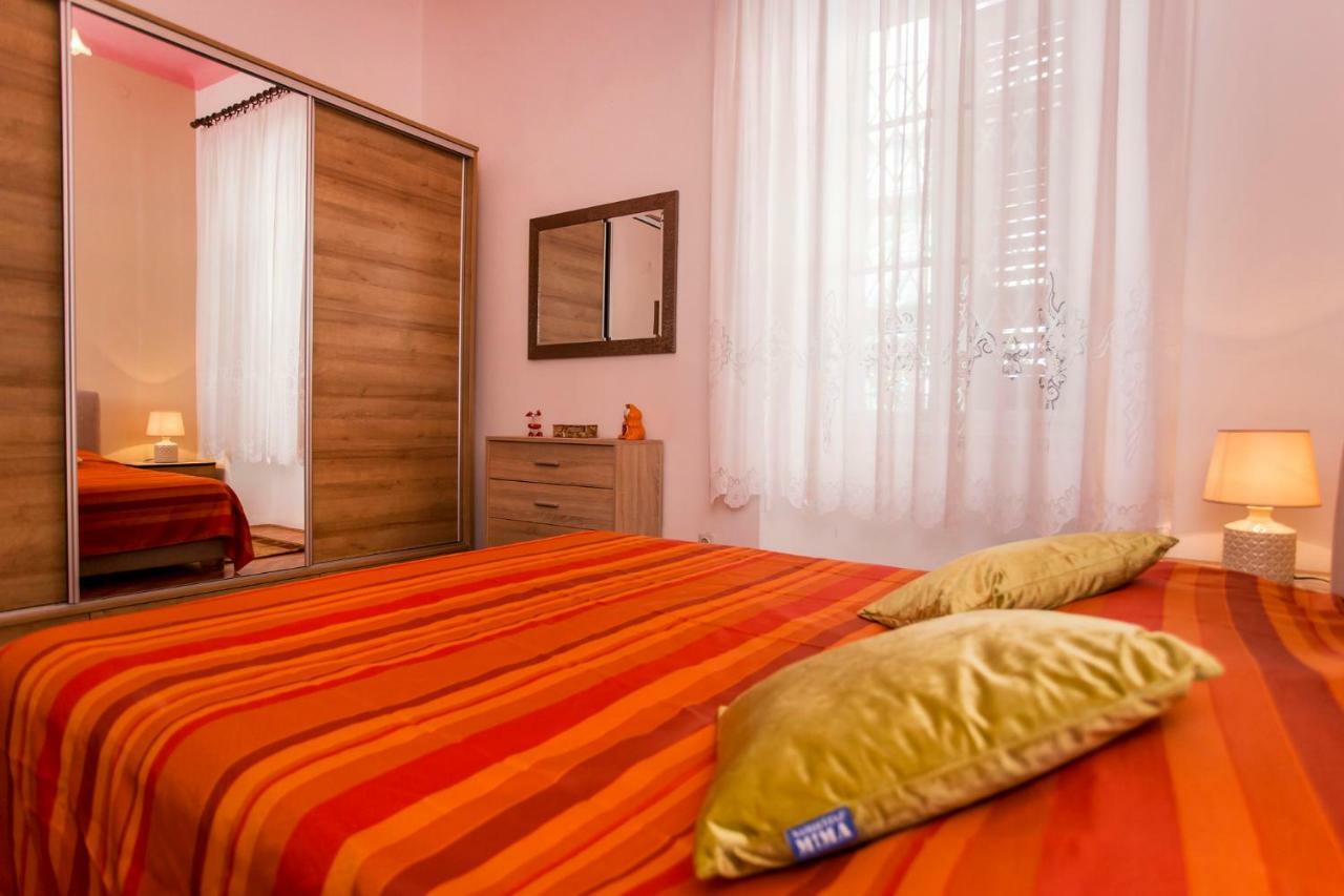 emanuel apartman Pula Exterior foto