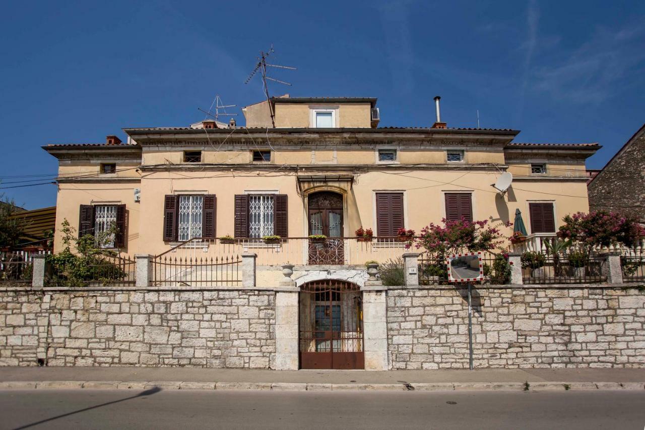 emanuel apartman Pula Exterior foto